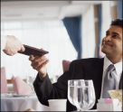 Image de l'homme dans un restaurant payant